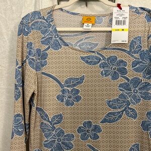 New with tags beautiful 3/4 sleeve lightweight Ruby Red top.